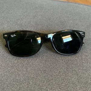 Ray Ban New Wayfarer Sunglasses